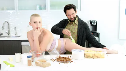 Mylf – Cream Pie? No, Apple Pie! – Riley Nixon – Mylf X CumKitchen